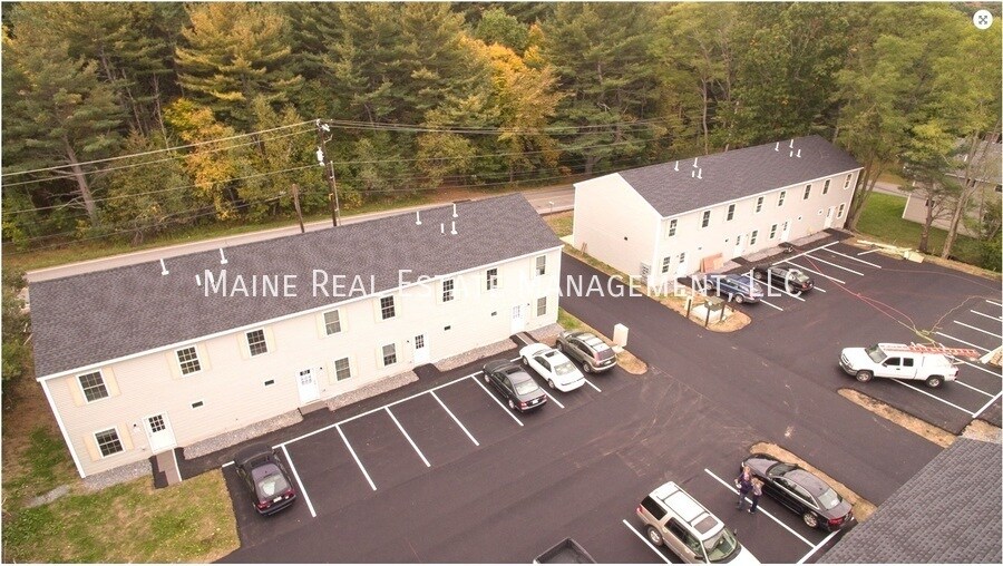 13 Basketball Ct in Bangor, ME - Foto de edificio