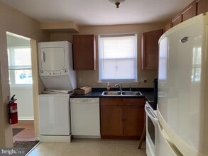 5 Florence Tollgate-Unit -4 in Florence, NJ - Building Photo - Building Photo