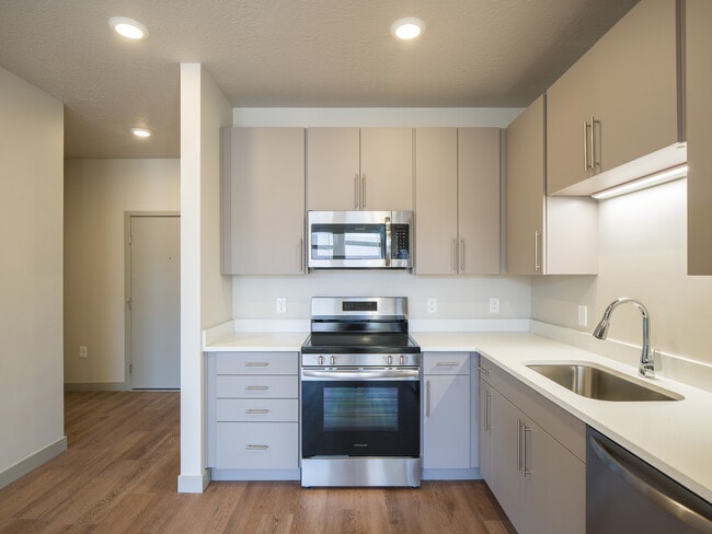 The Howick in Salt Lake City, UT - Building Photo - Building Photo