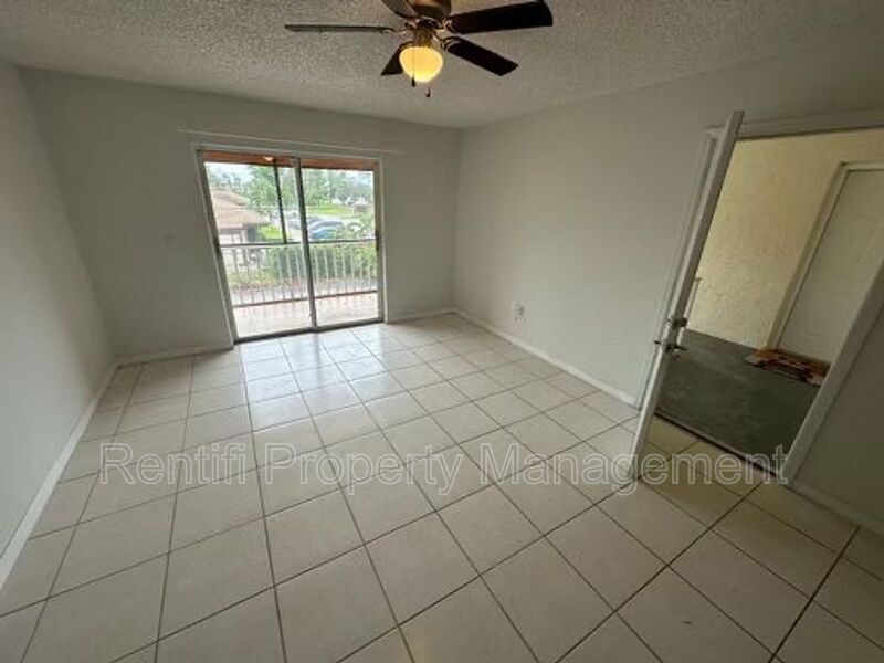 12632 Kenwood Ln in Ft. Myers, FL - Building Photo