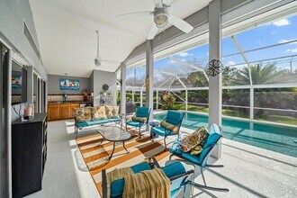 140 Thornton Dr in Palm Beach Gardens, FL - Foto de edificio - Building Photo
