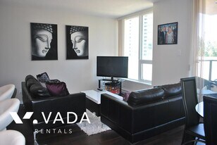 2200 Douglas Rd in Burnaby, BC - Building Photo