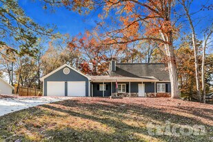 4737 Cedar Lake Dr SE in Conyers, GA - Building Photo