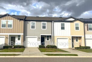 912 Grandin St in Davenport, FL - Building Photo