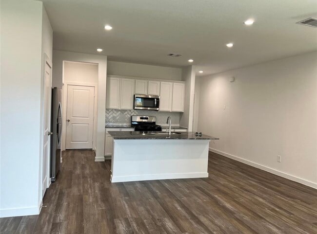 property at 3016 La Latina Dr