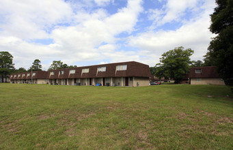 Westlake Apartments in Savannah, GA - Foto de edificio - Building Photo