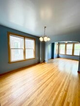 4437 S Sawyer Ave in Chicago, IL - Building Photo - Building Photo