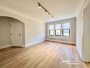 2317 N Rockwell St in Chicago, IL - Foto de edificio - Building Photo