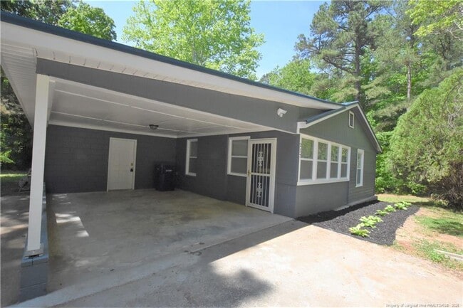 217 Grove St in Sanford, NC - Building Photo - Building Photo