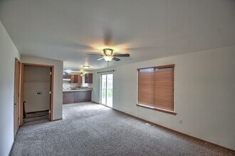 8811 Milbanke Dr SE in Olympia, WA - Building Photo - Building Photo
