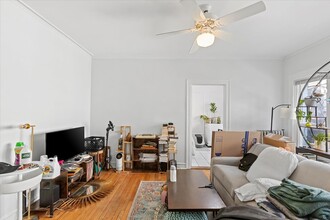 3451 N Elaine Pl, Unit 210 in Chicago, IL - Building Photo - Building Photo