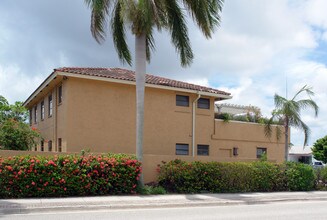 900 E Hillsboro Blvd in Deerfield Beach, FL - Building Photo - Building Photo