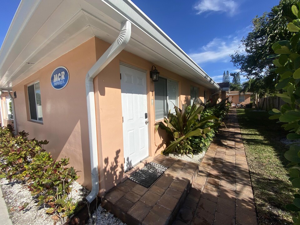 914 N J St in Lake Worth, FL - Building Photo