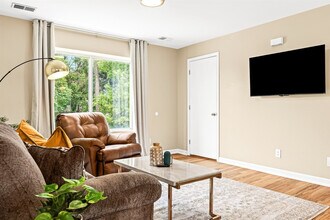 18423 Sharon Ln in Roseville, MI - Foto de edificio - Building Photo