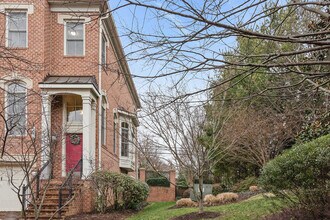 7000 Eastern Red Cedar Ln in McLean, VA - Building Photo - Building Photo