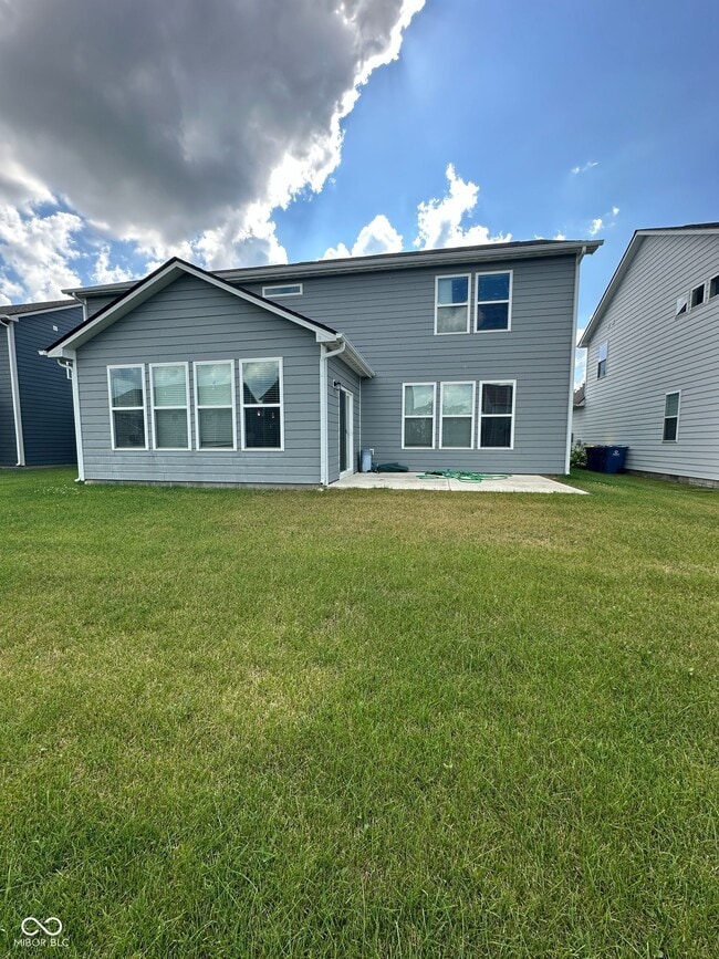 17364 Americana Crossing in Noblesville, IN - Building Photo - Building Photo