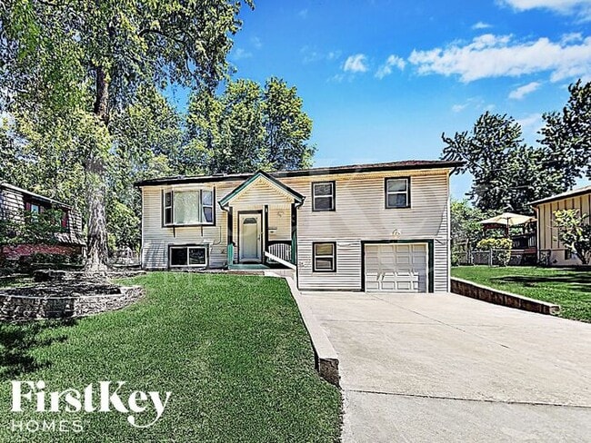 property at 1616 W Brittany Dr