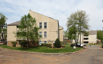 Lake Woodard Apartment Homes in Raleigh, NC - Building Photo - Building Photo