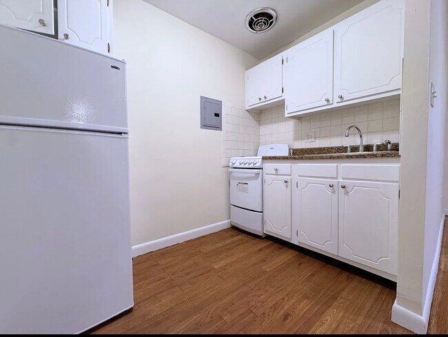 1400 Commonwealth Ave, Unit 1315-203 in Boston, MA - Building Photo - Building Photo