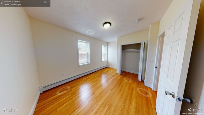 1054 Cambridge St, Unit 4R in Cambridge, MA - Foto de edificio - Building Photo