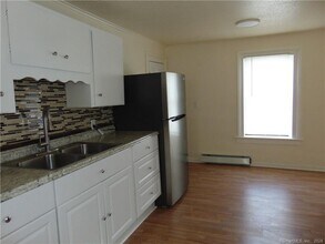 30 Terrace Ave, Unit 2 in Waterbury, CT - Building Photo - Building Photo