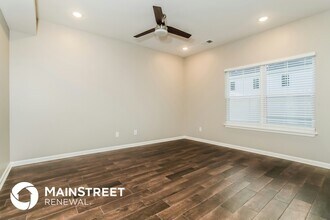 2052 N Sarah Dr in Jeffersonville, IN - Building Photo - Building Photo