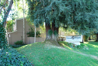 Sierra Woods Apartments in Sacramento, CA - Foto de edificio - Building Photo