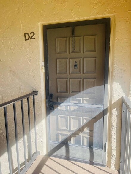430 Pine Glen Ln, Unit D-2 in Greenacres, FL - Building Photo