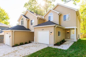 115 N Dole Ave in Crystal Lake, IL - Building Photo - Building Photo