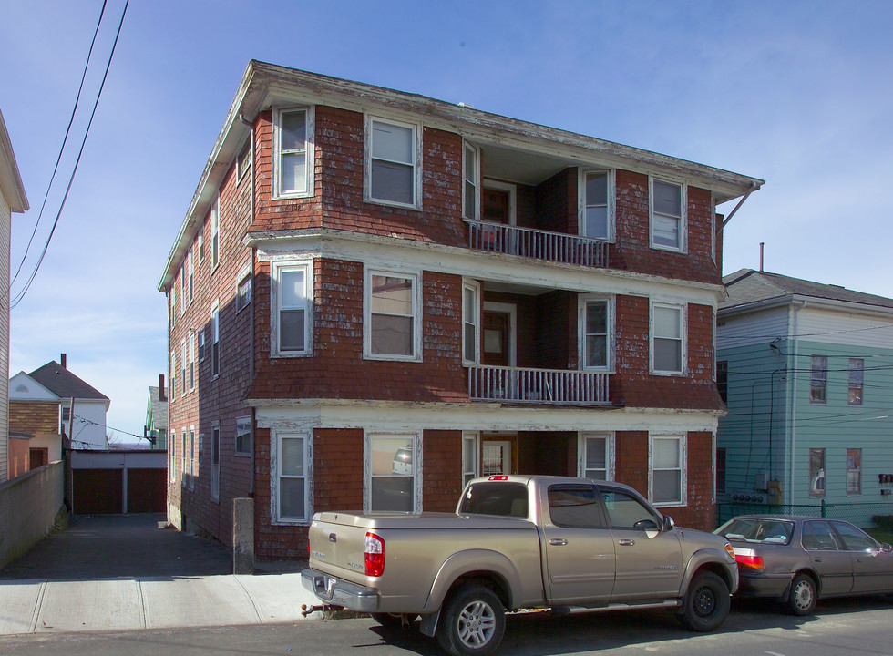 321 Union St in Fall River, MA - Foto de edificio