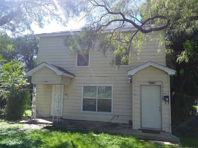 property at 1940 Lincoln Dr