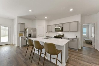 24554 Pine Dr in Magnolia, TX - Building Photo - Building Photo