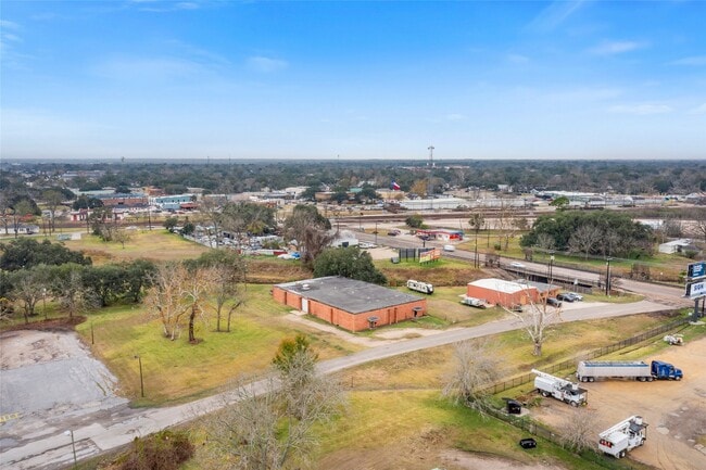 200 Motel Dr. in Alvin, TX - Building Photo - Building Photo