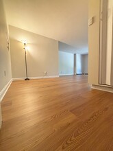 10 Juniper St, Unit 35 in Brookline, MA - Foto de edificio - Building Photo