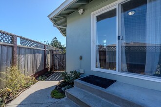 206 Carmelo Ln in South San Francisco, CA - Building Photo - Building Photo