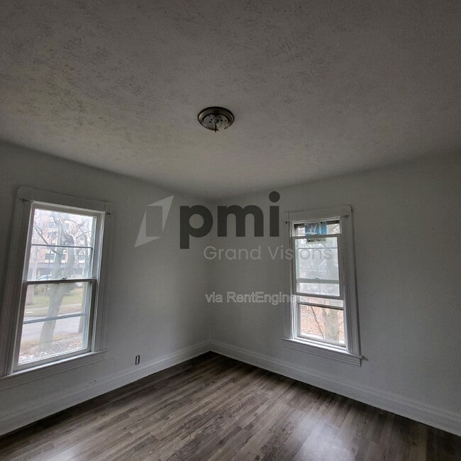 895 W Leafland Ave in Decatur, IL - Building Photo - Building Photo