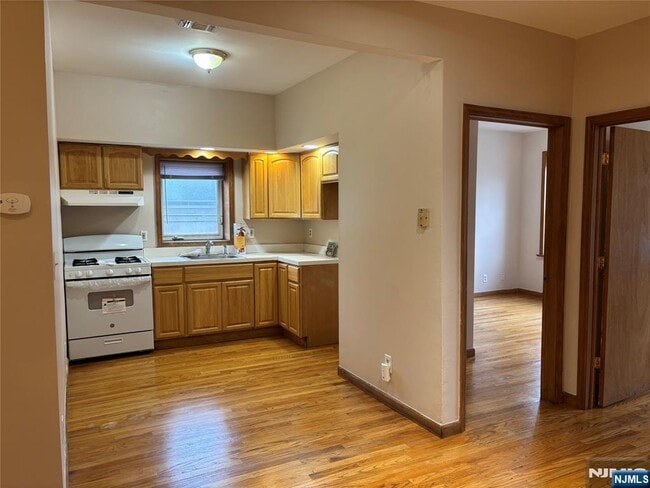 121-123-123 Ridge Rd in North Arlington, NJ - Building Photo - Building Photo