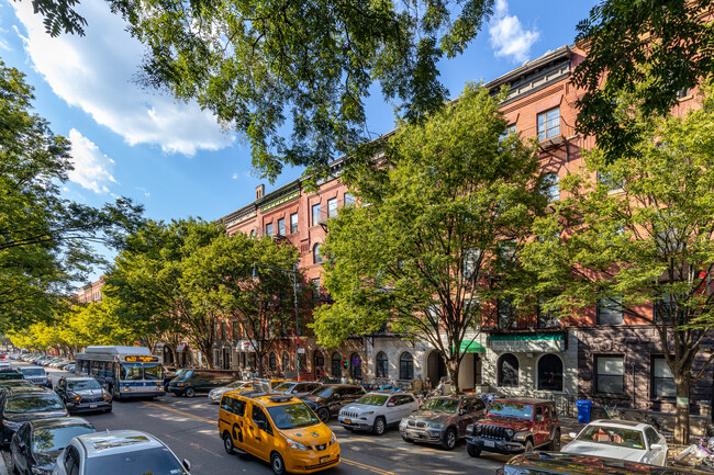 209 W 135th St in New York, NY - Foto de edificio - Building Photo