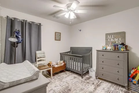 609 E Willingham St in Cleburne, TX - Foto de edificio - Building Photo