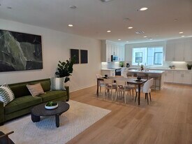 2524 Chamomile Ln in Carlsbad, CA - Building Photo