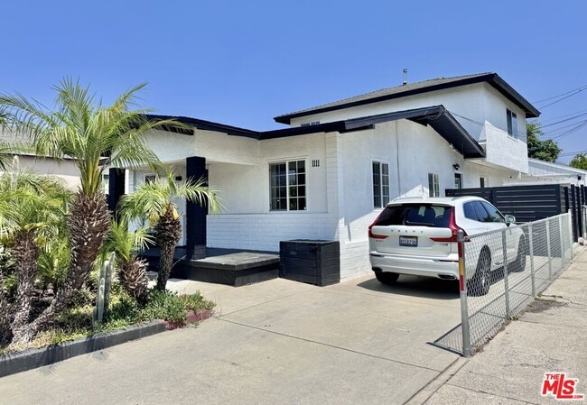 property at 1111 E Elk Ave