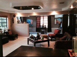 900 NE 85th St in Miami, FL - Building Photo - Building Photo