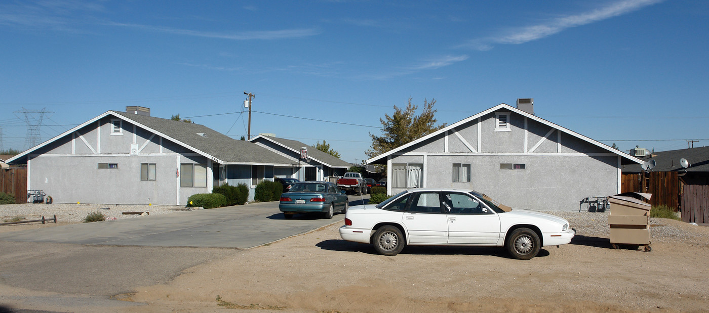 13980 Juniper St in Hesperia, CA - Building Photo