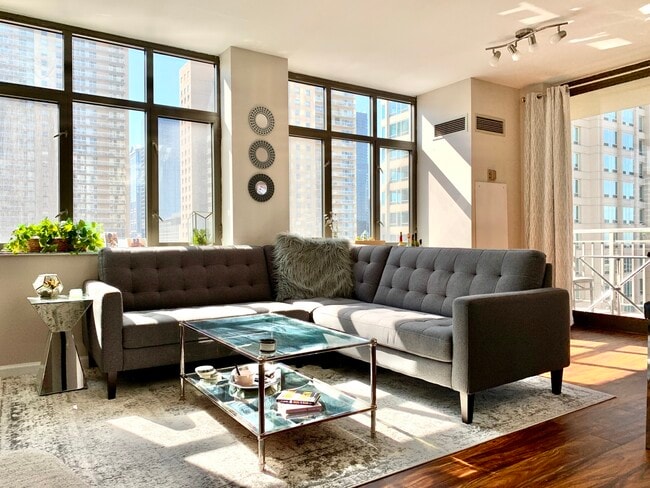 630 N State St in Chicago, IL - Building Photo - Building Photo