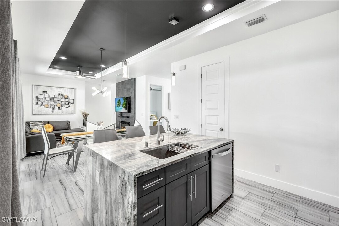 4634 Catalina Ln in Bonita Springs, FL - Building Photo