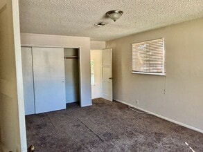 5465 W Phillips St in Ontario, CA - Building Photo - Building Photo