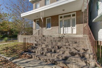 3901 Newport Ave, Unit D in Norfolk, VA - Foto de edificio - Building Photo