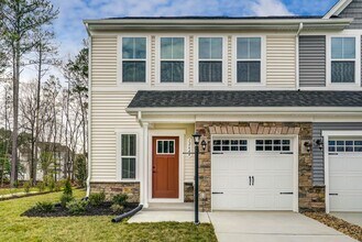 12644 Prestonfield Dr in Chester, VA - Building Photo - Building Photo