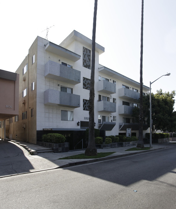 1030 N. Orange Grove in Los Angeles, CA - Foto de edificio