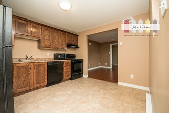 11 Lions Rd in St John's, NL - Building Photo - Building Photo